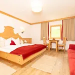 Bergwald Apartament *