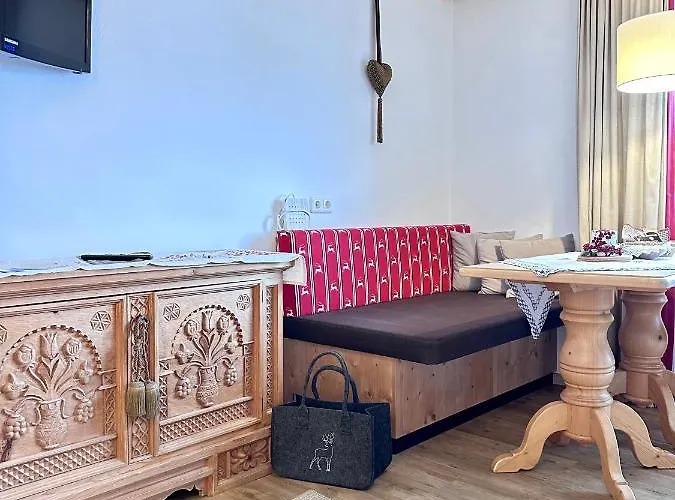 Bergwald アパート アルプバッハ